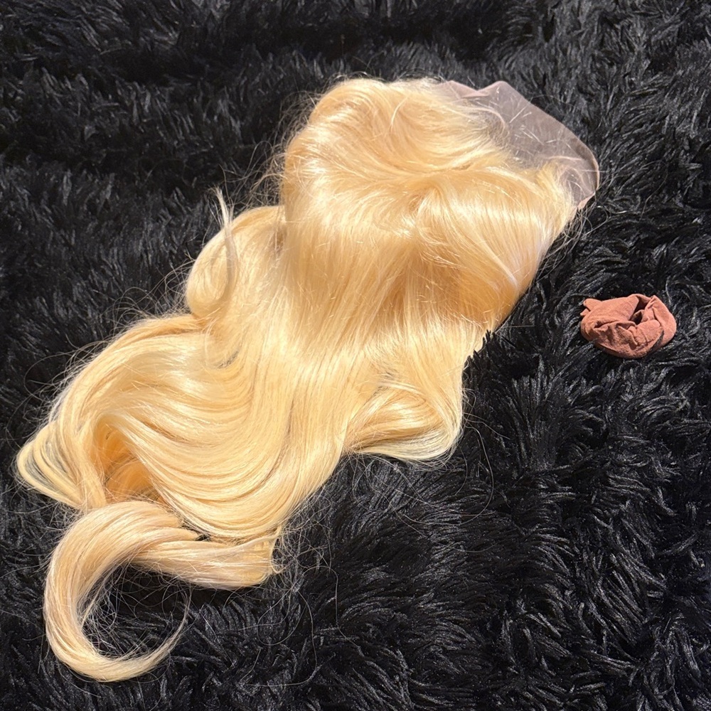 NEW Yolissa Hair 24in 613 Blonde Lacefront Wig 200% Density Medium Cap